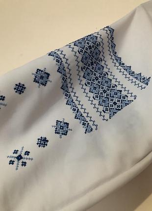 Жіноча вишиванка