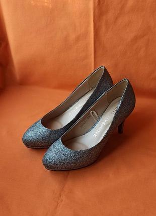 Серебряные туфельки р.39