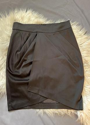 Жіноча спідниця до коліна