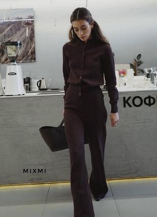 Костюм жіночий