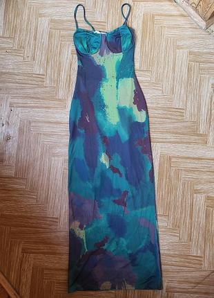 Довга сукня з імітацією чашок та відкритою спинкою s