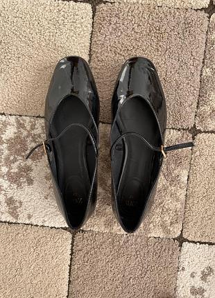 Балетки лаковані мері джейн zara