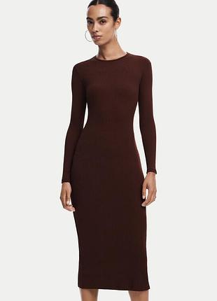 Дуже гарне плаття з довгий рукавом