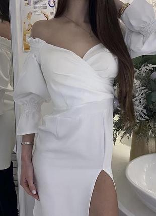 Розкішна біля сукня