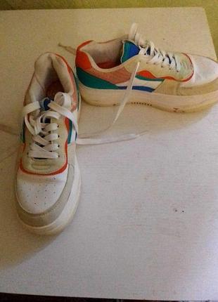 Кроссовки женские для ранней осени