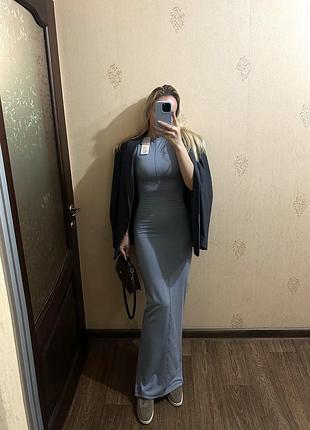 Плотное платье макси