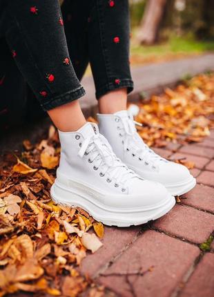 Белые ботинки alexander mcqueen