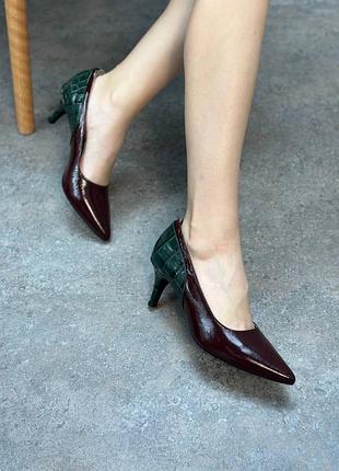 Туфлі човники з італійської шкіри та замші на шпильці жіночі