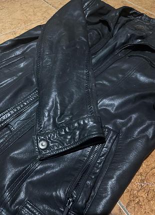 Чоловіча шкіряна куртка