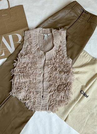 Жилет вязаный в стиле бохо.