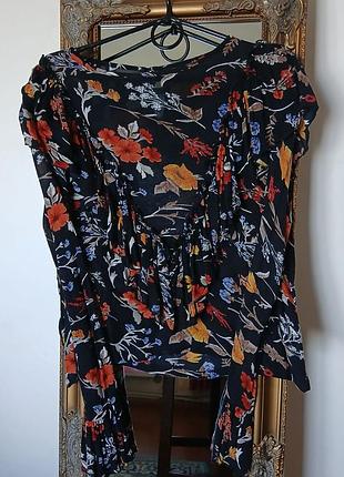 Qed london блуза с воланами