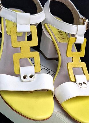 Босоножк женские на каблуках