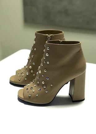 Ботильоны бежевые кожаные с открытым носком 81195