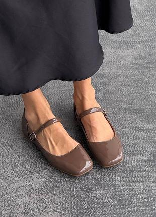 Туфли балетки элегантные с ремешком