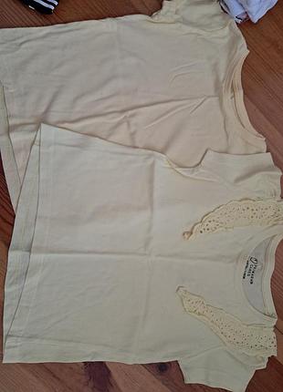 Дві футболки кольору сонечка