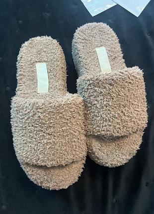 Капці на танкетці тапочки