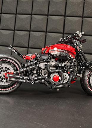 Зібраний лего moc harley davidson, на полицю