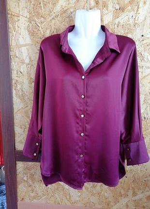 Блуза из плотного похожего материала на мокрый шелк, но подтверждение этого к сожалению нет этикетка составом не присутствует