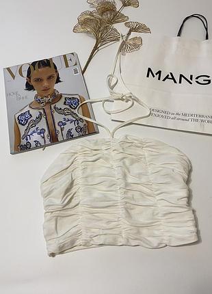 Топ в молочному кольорі