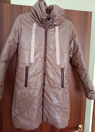 Одяг жіночий, куртка аграрному стані, одягала один раз. довжина до коліна, розмір 44