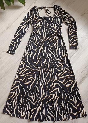 Гарна стильна сукня максі міді на осінь весну з тигриним принтом