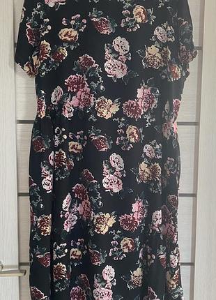 Сукня жіноча