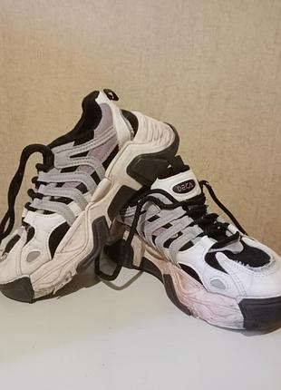 Кросівки 36 розміру