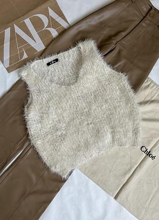 Безрукавка пушистый жилет.