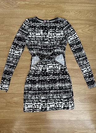 Сукня на довгий рукав