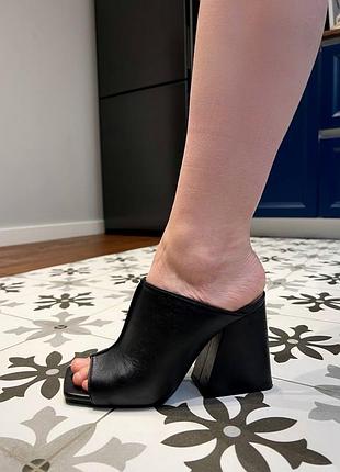 Мюлі шкіряні lottini 38 розмір