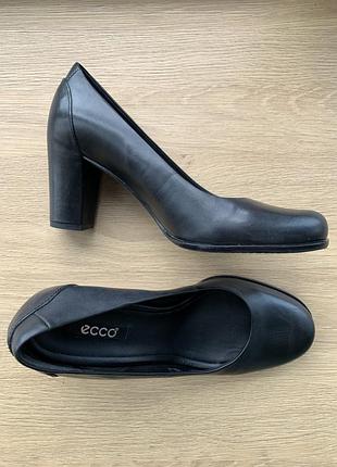 Туфлі з натуральної шкіри ecco, 39р.