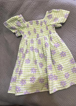 Красива сукня на дівчинку 3-4 роки