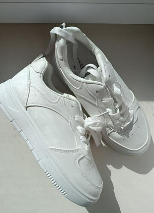 Кроссовки кеды