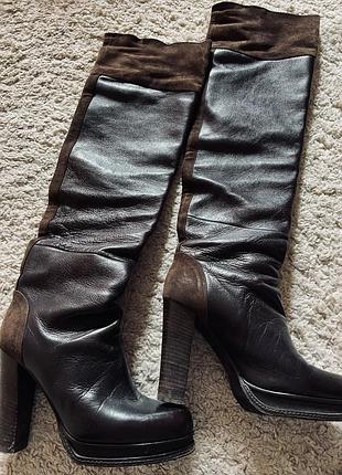 Длинные кожаные сапоги ботфорты на каблуке итальянский бренд dolce &gabbana оригинал бренд размер 38,37 стелька 24.5,25 см