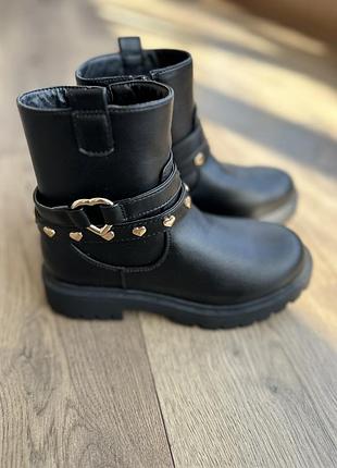 Черевики на дівчинку