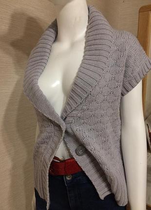 Женский теплый жилет с коротким рукавом