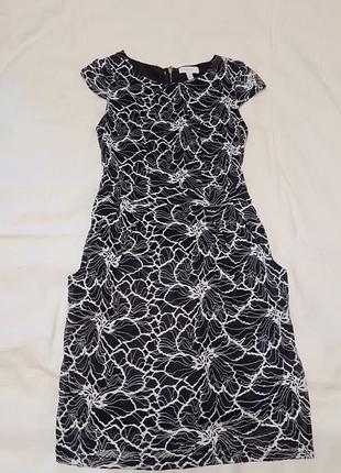 Классическое платье приталенного силуэта от blue vanilla