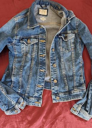 Куртка женская джинсовая s