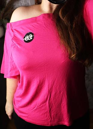 Новая блуза на плече, размер 46