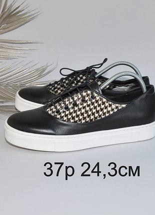 Полностью кожаные в новом состоянии туфли закрыты