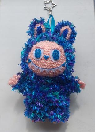 Лабубу крючком с карабином