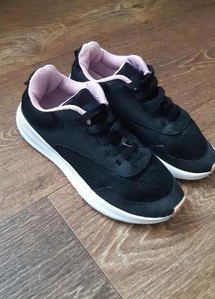 Кроссовки детские