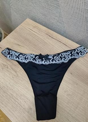 Красиві трусики-стринги