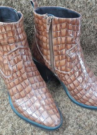 Сапоги, козаки женские spm 37 размер.