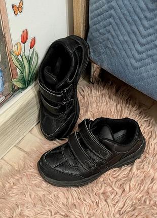 Черные кожаные кроссовки детские