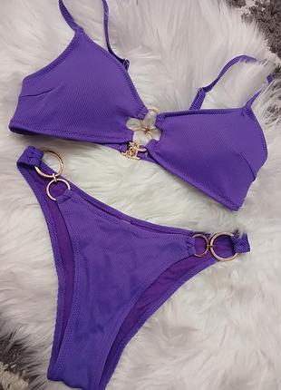 Яркий раздельный купальник