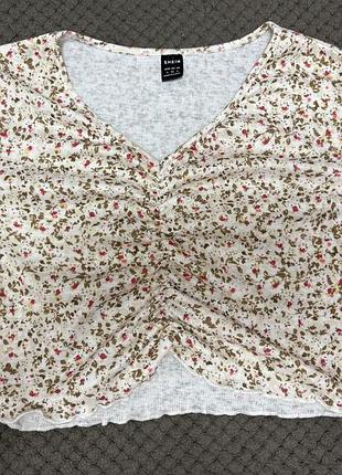 Ніжний топ у квіточку