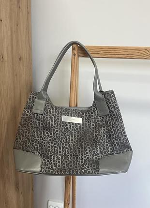 Жіноча сумка calvin klein сіра жіноча сумочка з ручками