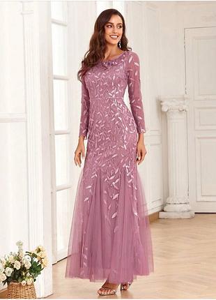 Рожева сукня з вишивкою