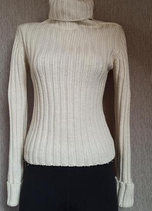 Гарна кофта світер